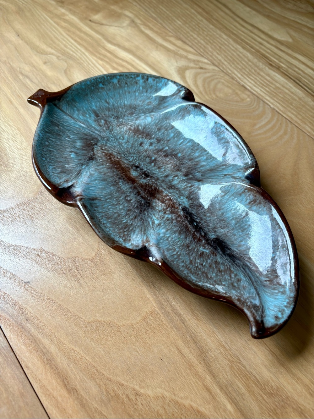 Gift Creations - Ceramic Leaf Platter Blue & Brown Reactive Glaze